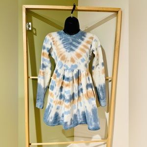 Super cool tie-dye fleece dress!